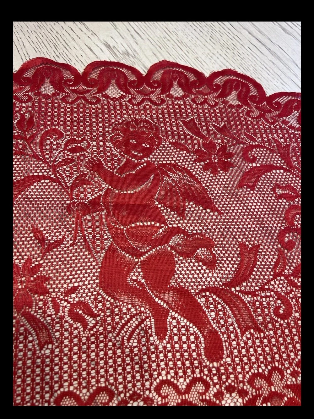 Vtg Rare LARGE FILET LACE FIGURAL DOILY CENTERPIECE 15”x30” OVAL CHERUBS ANGELS